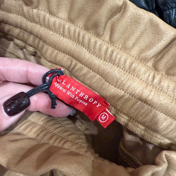 NWT N Philanthropy Faux Leather Shorts, Tan, Sz M - Picture 3 of 3